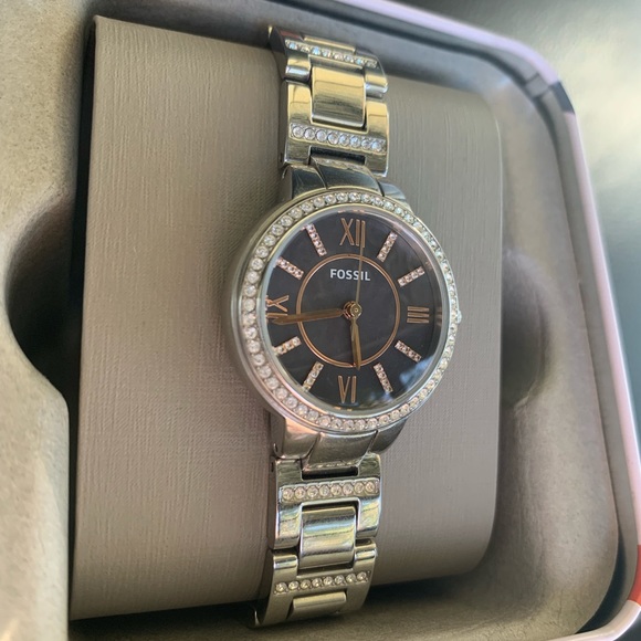 women’s fossil watch - Picture 3 of 6